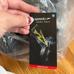 Speedo Surf Knit Pro Shoes in Black and Red